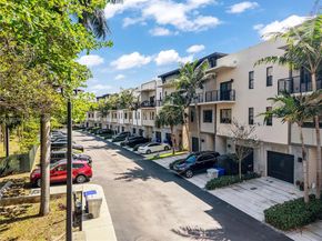 466 SE 1st Cir, Pompano Beach FL 33060