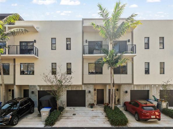 466 SE 1st Cir, Pompano Beach FL 33060