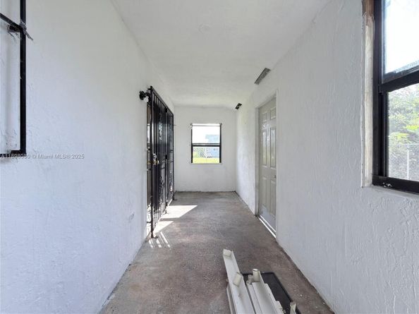 318 SW 5th St, Homestead FL 33030