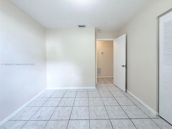 318 SW 5th St, Homestead FL 33030