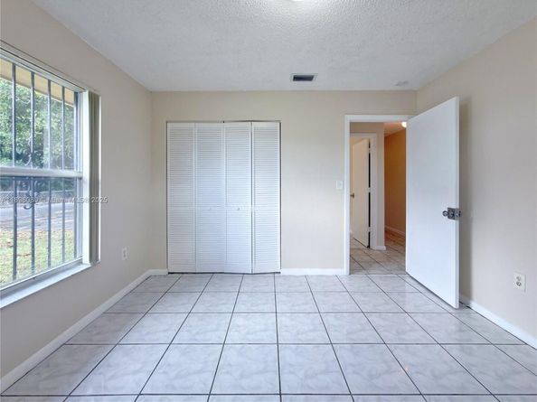 318 SW 5th St, Homestead FL 33030