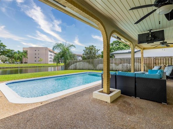 2600 NW 105th Ln, Sunrise FL 33322