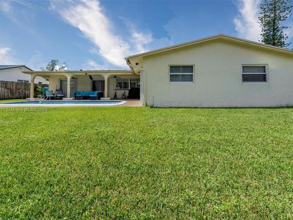 2600 NW 105th Ln, Sunrise FL 33322