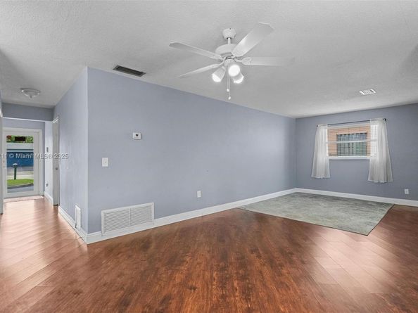 2600 NW 105th Ln, Sunrise FL 33322