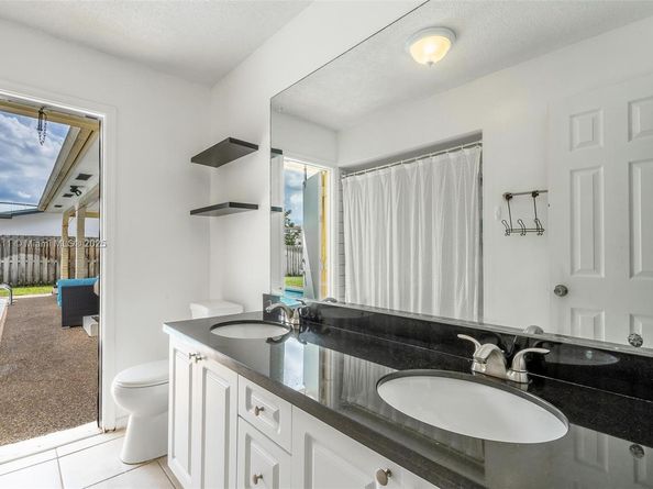 2600 NW 105th Ln, Sunrise FL 33322