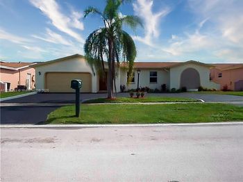 2600 NW 105th Ln