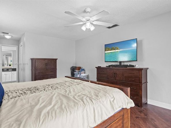 2600 NW 105th Ln, Sunrise FL 33322