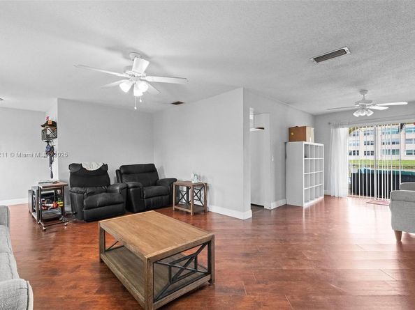 2600 NW 105th Ln, Sunrise FL 33322