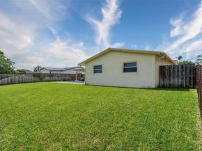 2600 NW 105th Ln, Sunrise FL 33322