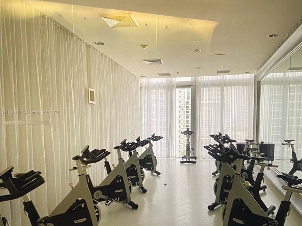 475 Brickell Ave 3510, Miami FL 33131