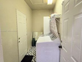 1236 NE 32nd Ave, Homestead FL 33033