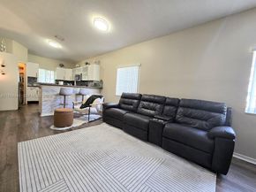 1236 NE 32nd Ave, Homestead FL 33033