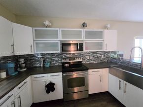 1236 NE 32nd Ave, Homestead FL 33033