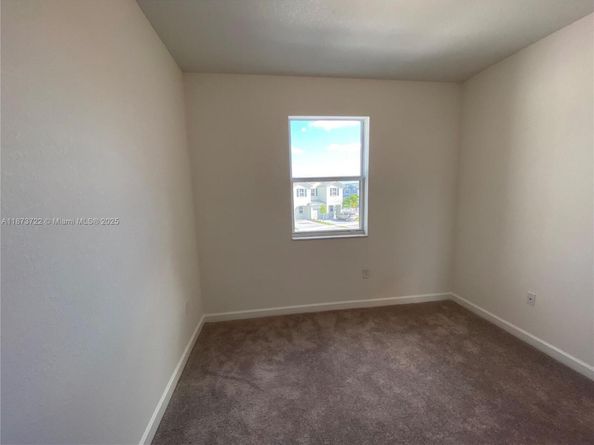 2609 SE 11th St, Homestead FL 33035