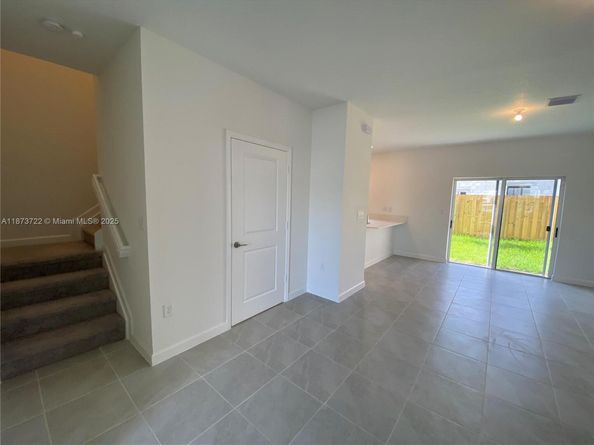 2609 SE 11th St, Homestead FL 33035