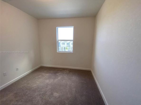 2609 SE 11th St, Homestead FL 33035