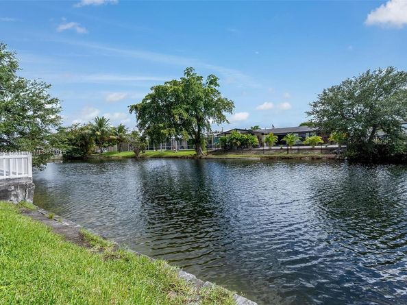 9200 NW 21st Mnr, Sunrise FL 33322