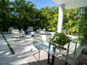 2524 SW 112th Ave, Miami FL 33165