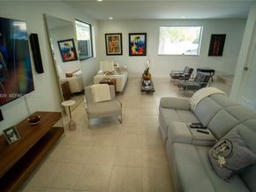 2524 SW 112th Ave, Miami FL 33165