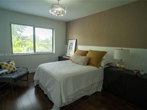 2524 SW 112th Ave, Miami FL 33165