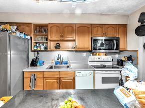 312 SW 9th St, Fort Lauderdale FL 33315