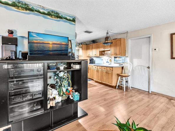 312 SW 9th St, Fort Lauderdale FL 33315