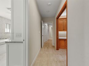 8001 SW 66th Ter, Miami FL 33143