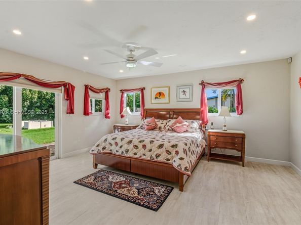 8001 SW 66th Ter, Miami FL 33143