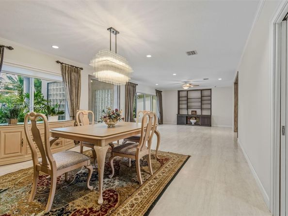 8001 SW 66th Ter, Miami FL 33143