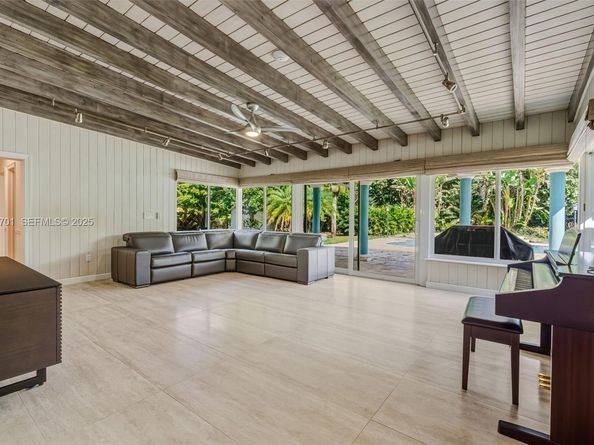 8001 SW 66th Ter, Miami FL 33143