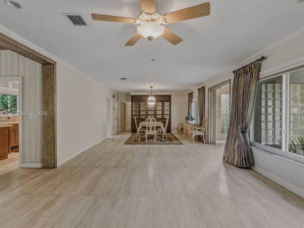 8001 SW 66th Ter, Miami FL 33143