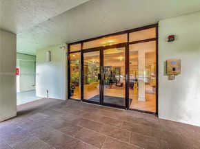 806 Cypress Grove Ln 303, Pompano Beach FL 33069