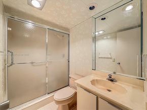 806 Cypress Grove Ln 303, Pompano Beach FL 33069