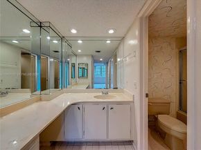 806 Cypress Grove Ln 303, Pompano Beach FL 33069