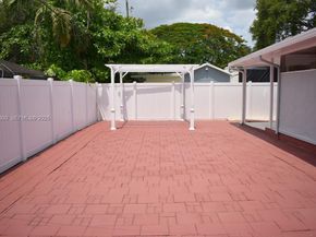 6120 Hayes St, Hollywood FL 33024