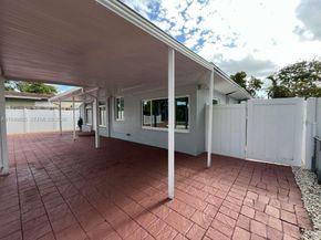 6120 Hayes St, Hollywood FL 33024