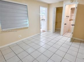 6120 Hayes St, Hollywood FL 33024