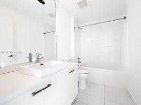 151 SE 1st St 3007, Miami FL 33131