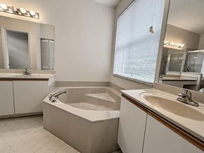 807 Sand Creek Cir, Weston FL 33327