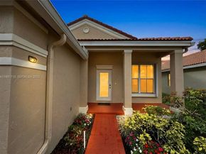 807 Sand Creek Cir, Weston FL 33327