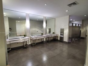 Undisclosed Address #A12000411, Aventura FL 33180