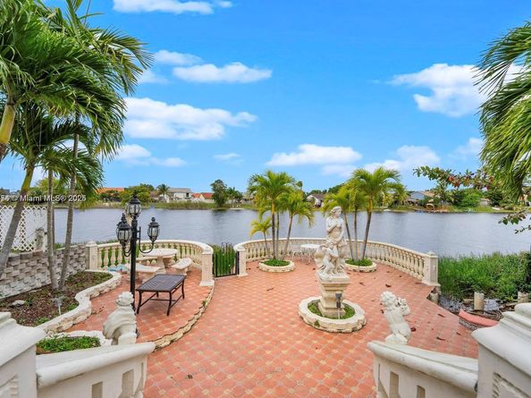 15331 SW 59th St, Miami FL 33193