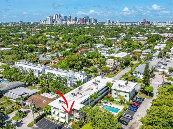 1900 NE 8th Ct 201, Fort Lauderdale FL 33304