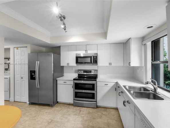 10500 SW 112th Ave, Miami FL 33176