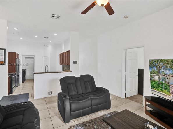 2831 NW 6th Ct, Fort Lauderdale FL 33311