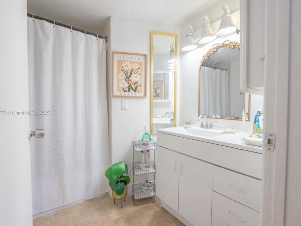 6276 NW 186th St 112, Hialeah FL 33015