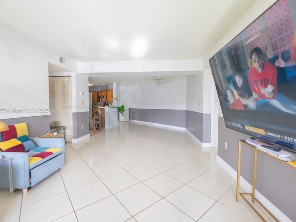 6276 NW 186th St 112, Hialeah FL 33015