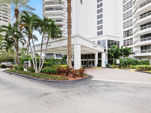 19101 NE 36th Ct 2501, Aventura FL 33180