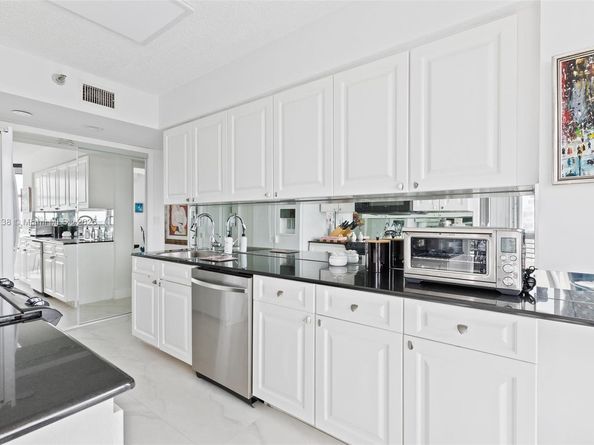 19101 NE 36th Ct 2501, Aventura FL 33180