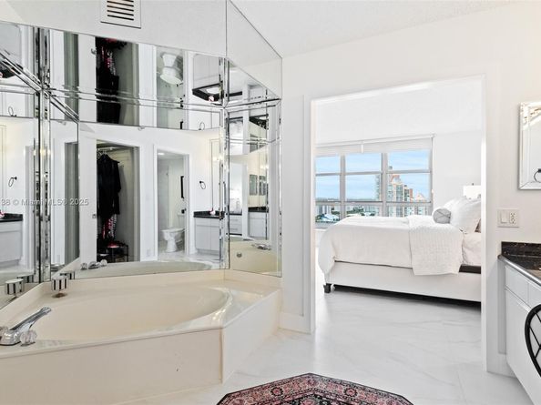 19101 NE 36th Ct 2501, Aventura FL 33180